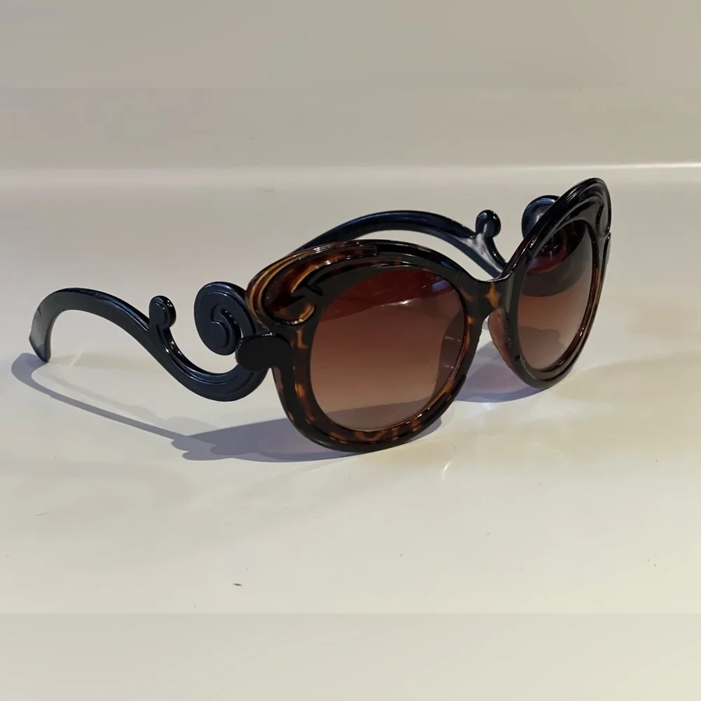 Unique sunglasses - Picture 2 of 5